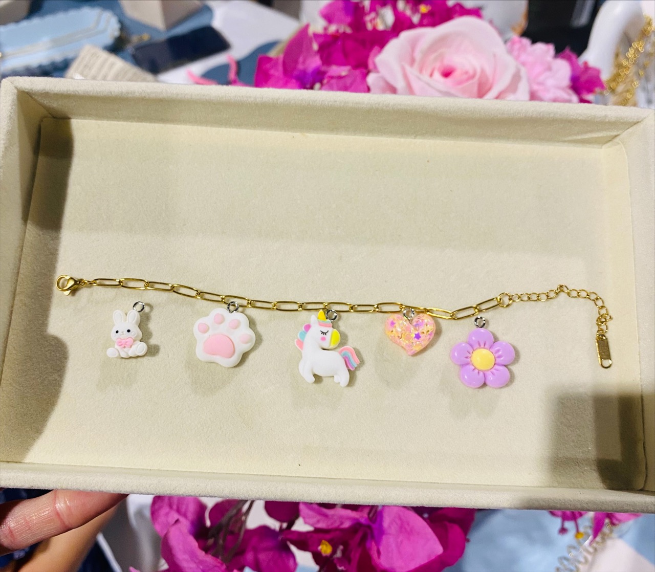 Charm bracelet keepsake at a B.Curious Charm & Sip party